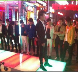 江苏深圳夜总会伴游模特雇用(深圳KTV模特雇用)