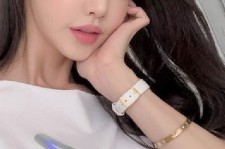 江苏全国在线兼职女伴游联系人(富婆中介2717281818)