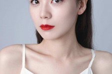 江苏兼职模特要打点模卡吗(兼职做模特要交钱拍模卡)