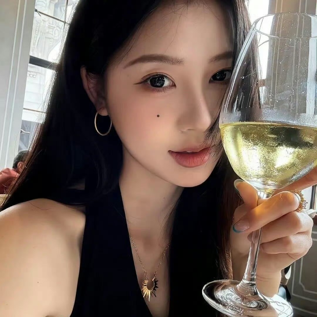 江苏伴游女生 | 张诗涵的资料