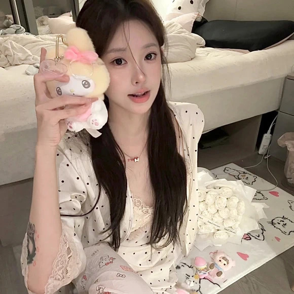 江苏伴游女生 | 微微的资料